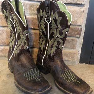 Ariat cowboy boots size 9B